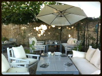 Das Restaurant "Le Garage" in Lumieres - Vacances Provence Bonnieux